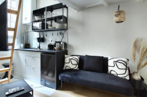 Studio Centre de Paris by Studio prestige